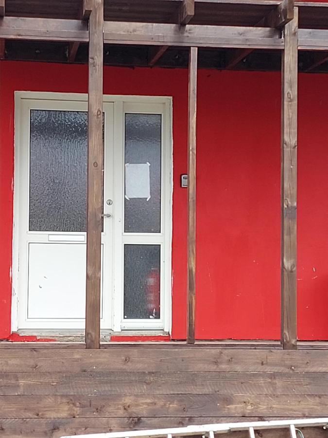 Apartamento The Red House Near The Sea Njarthvik Exterior foto